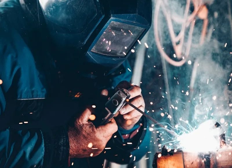 Powder Coat vs Chrome Finish: Which Is Right for Your Shelving Project?