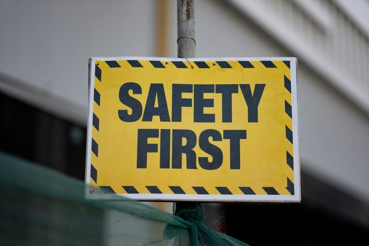 Safety Tips for Installing Retail and Warehouse Shelving